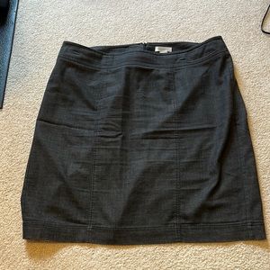 Dress barn size 18 gray knee length skirt. Good condition and smoke free home.